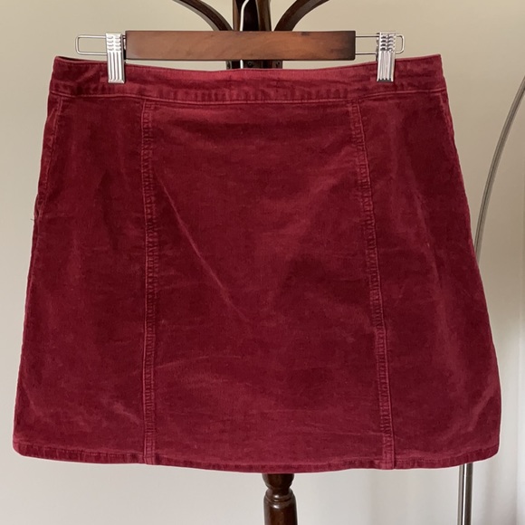 Dark red corduroy A line button down mini skirt - Picture 3 of 7